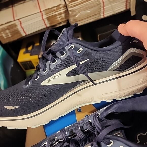 Brooks Women's Ghost 15 Navy Running Shoes NWT Size 12Wide in OG BOX - Picture 2 of 5